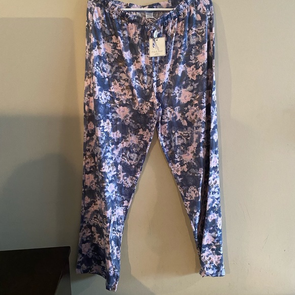 Mia & Tess Other - 🍉 3/$20 Mia & Tess patterned lounge pants XL NWT